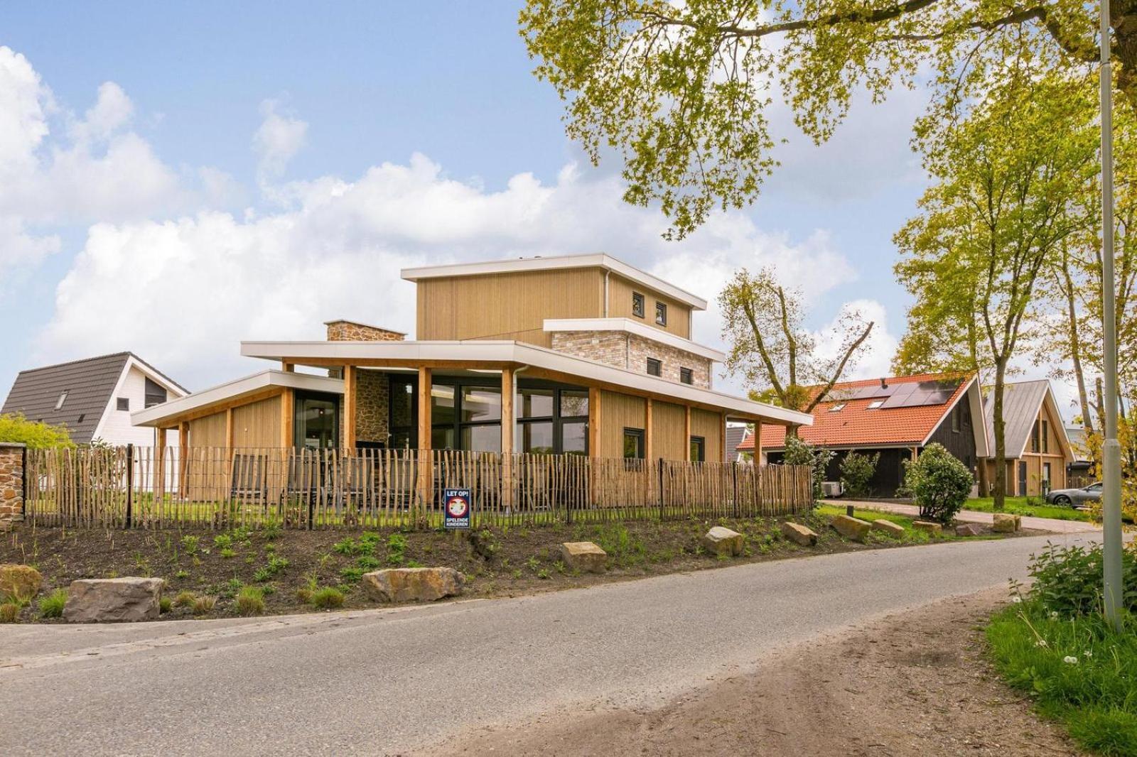 Vakantie & Resort Leukermeer Well  Exteriör bild